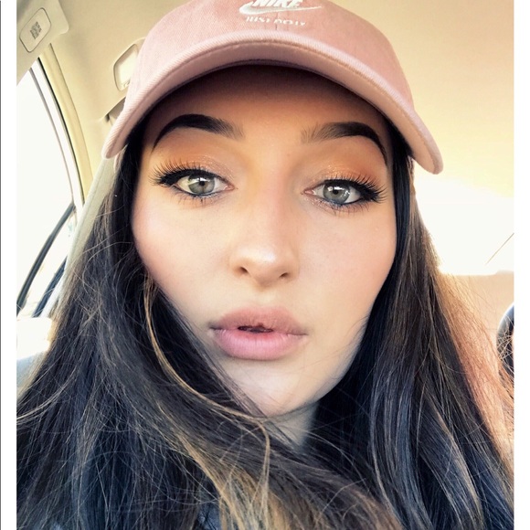 Meet your Posher, Alina - Picture 1 of 1